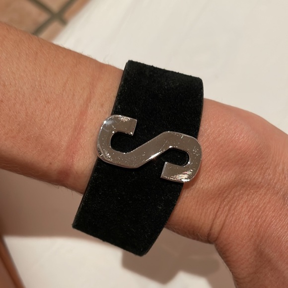 “S” cuff - Picture 5 of 6